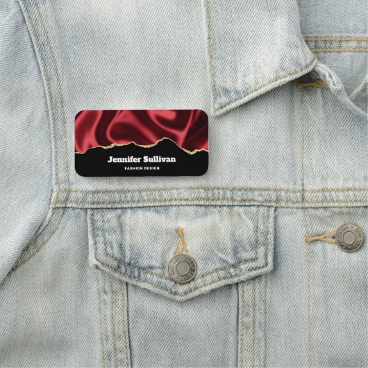 Dark Red Glam Wavy Satin Abstract Design - Namensschild (Beispiel)