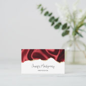 Dark Red Glam Wavy Satin Abstract Design Visitenkarte (Stehend Vorderseite)