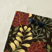 Dark red maple leaves floral pattern strandtuch (Beispiel)