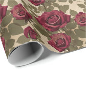 Dark Red Roses With Faded Green Leaves Geschenkpapier (Rolleneckpunkt)