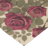 Dark Red Roses With Faded Green Leaves Tischdecke (Schrägansicht)