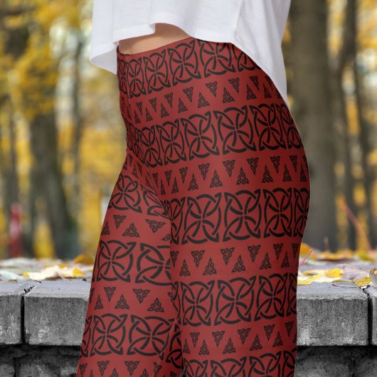 Dark Red und Black Banded Tribal Muster Leggings
