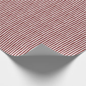 Dark Red & White Wonky Stripes Geschenkpapier (Ecke)