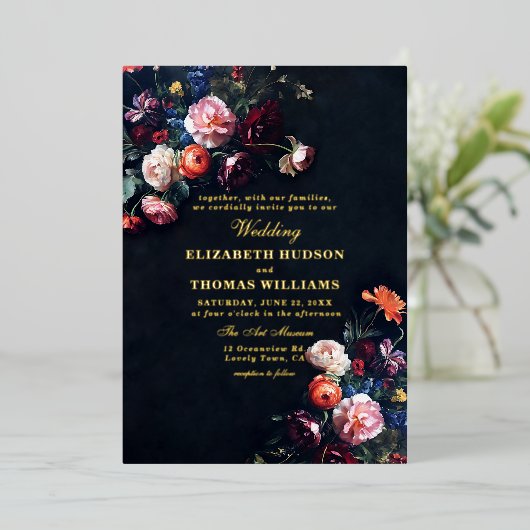 Dark Romance Mairytale Moody Floral Frame Wedding Folieneinladung (Stehend vorne)