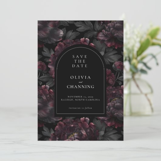 Dark Romantic Peonies Moody Save the Date Einladung (Stehend Vorderseite)