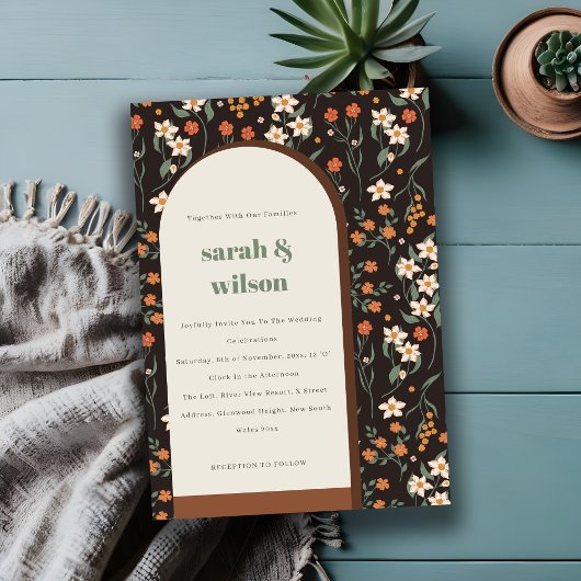 Dark Rust Orange Groovy Retro Arch Floral Wedding Einladung