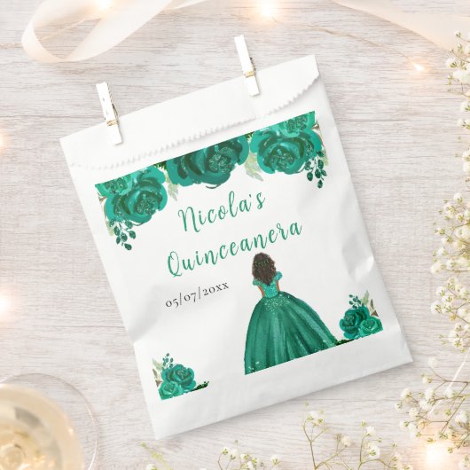 Dark Skin Princess Green Floral Quinceanera Geschenktütchen (Ausgeschnitten)