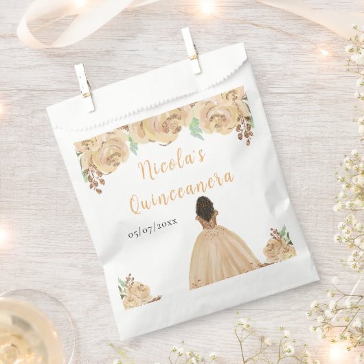 Dark Skin Princess Peach Floral Quinceanera Geschenktütchen (Ausgeschnitten)