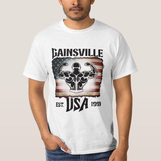 Dark Text Gainsville USA Flag Biceps Bodybuilder T-Shirt (Vorderseite)