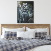 Dark tiki statue canvas print leinwanddruck (Insitu (Schlafzimmer))