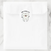 Darn Tooth-in Niedlich Funny Tooth Pun Runder Aufkleber (Tasche)
