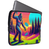 Darn Trees | Bigfoot Disk Golf Spaß Laptopschutzhülle (Vorne Rechts)