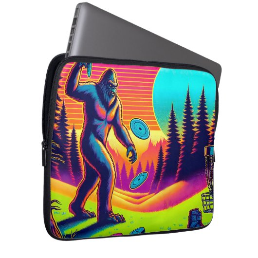 Darn Trees | Bigfoot Disk Golf Spaß Laptopschutzhülle (Vorne Rechts)