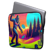 Darn Trees | Bigfoot Disk Golf Spaß Laptopschutzhülle (Vorderseite Links)