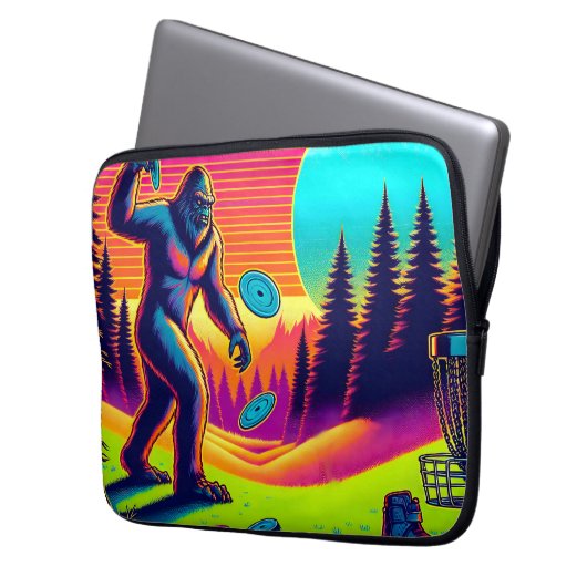 Darn Trees | Bigfoot Disk Golf Spaß Laptopschutzhülle (Vorderseite Links)