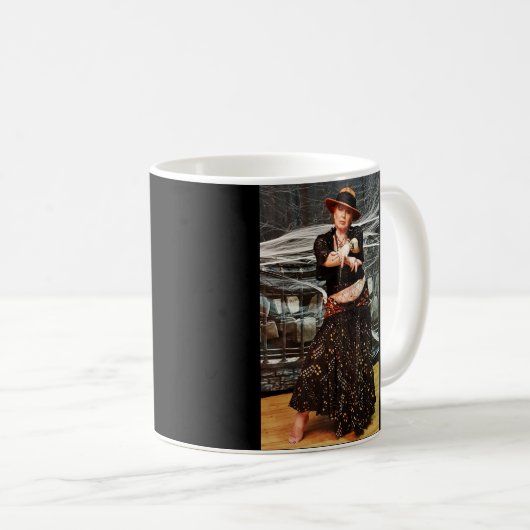 Darstellend für die Spooktacular Show Kaffeetasse (VorderseiteRechts)