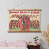 Darstellende Elefanten mit Frauen und Trainer. Wandteppich Mit Holzrahmen (Schlafzimmer)