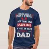 Darsteller und Farting Daddy Funny Furzen Dart Vat T-Shirt (Vorderseite)
