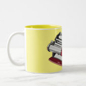 Darstellung des Cartoon von Pasta Maker Zweifarbige Tasse (Links)
