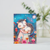 Darstellung von zwei umarmenden Igeln nachts Postkarte (Stehend Vorderseite)