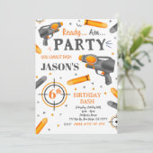 Dart Gun Birthday Einladungen (Stehend Vorderseite)