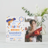 Dart Gun Party Birthday Foto Einladung (Stehend Vorderseite)