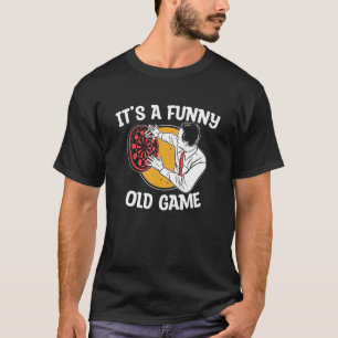 Dart ist ein lustiges altes Spiel - Dartspieler mi T-Shirt