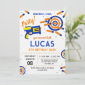 Dart Party Birthday Invitation | Dart Gun Einladung (Stehend Vorderseite)