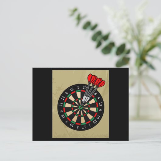 Dartboard Dart Player mit Dartboard-Pfeilen Postkarte (Stehend Vorderseite)