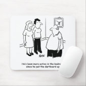 Dartboard im Schlafzimmer. Funny Cartoon Mousepad (Mit Mouse)