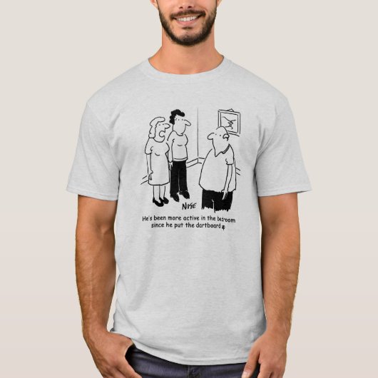 Dartboard in the Bedroom Cartoon T-Shirt (Vorderseite)
