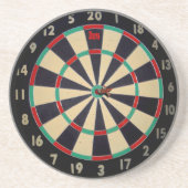 Dartboard mit einem Dart im Bullseye, Getränkeuntersetzer (Vorne)