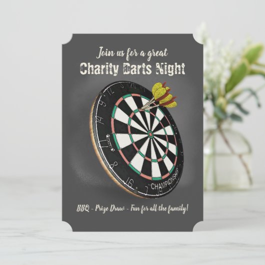 Dartboard und Chalkboard für Darts-Team-Veranstalt Einladung (Stehend Vorderseite)
