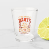 Darts werfen und das Herz brechen - Kunst Schnapsglas (Vorderseite)