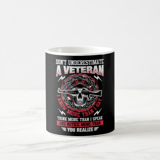 darunter Underestimate Veteran - US Kaffeetasse (Mittel)