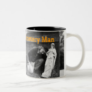 Daryl Darko - Friedhofs-Mann Zweifarbige Tasse