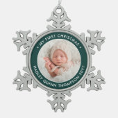 Das 1. Weihnachtsfest des Fotos ist grün und weiß Schneeflocken Zinn-Ornament (Vorderseite)