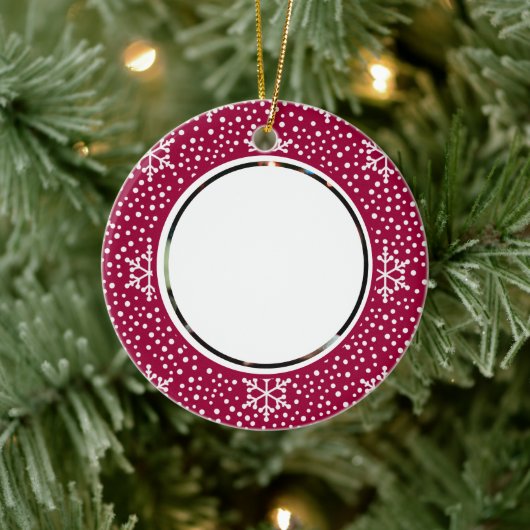 Das 1. Weihnachtsfest im Foto Red White Snowflakes Keramik Ornament (Baum)