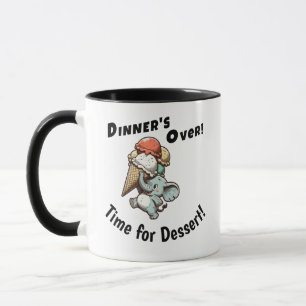 Das Abendessen ist vorbei. Zeit für Nachtisch Tasse