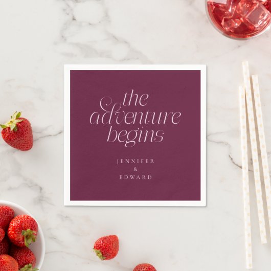 Das Abenteuer Beginnt Cranberry Moderne Typografie Serviette (Beispiel)