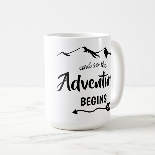 Das Abenteuer beginnt in trendy Black and White Kaffeetasse (VorderseiteRechts)