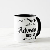 Das Abenteuer beginnt in trendy Black and White Tasse (VorderseiteRechts)