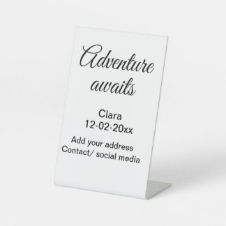 Das Abenteuer beginnt mit dem Hinzufügen des Namen Sockelschild