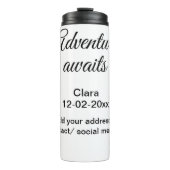 Das Abenteuer beginnt mit dem Hinzufügen des Namen Thermosbecher (Vorderseite)