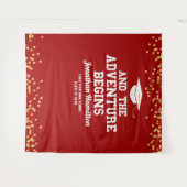 Das Abenteuer fängt im Hintergrund des Red Gold Gr Wandteppich (Vorderseite (Horizontal))