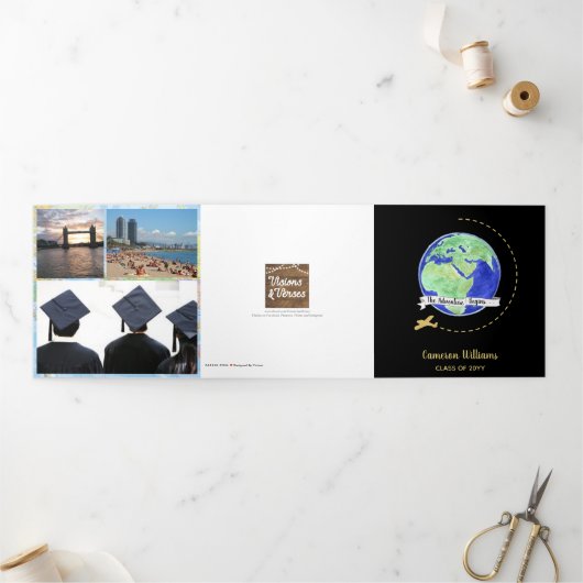 Das Abenteuer fängt mit dem Abschluss-Foto an Dreifach Gefaltete Karte (Außenbereich)