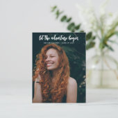 Das Abenteuer lasse Script Modern | Absolvent Ankündigungspostkarte (Stehend Vorderseite)