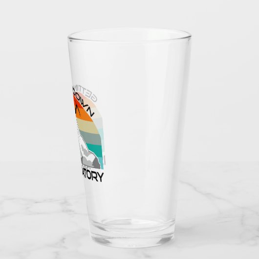 Das Absteigen ist ein obligatorisches Bergsteigen Glas (Links)