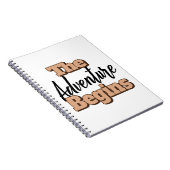 Das Adventure fängt im Spiral-Foto-Notebook an Notizblock (Rechte Seite)
