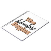 Das Adventure fängt im Spiral-Foto-Notebook an Notizblock (Linke Seite)